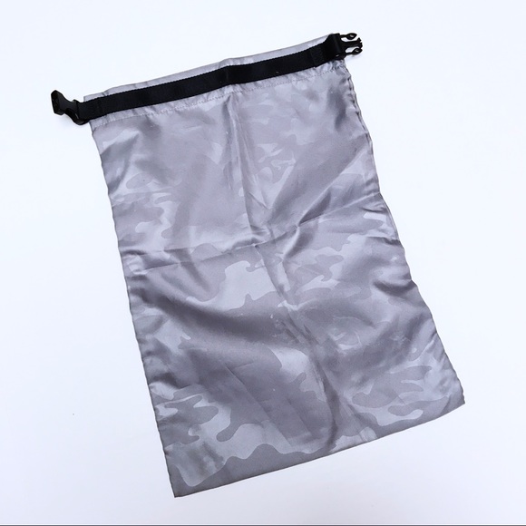 Lululemon - Cruiser Backpack - Picture 8 of 8